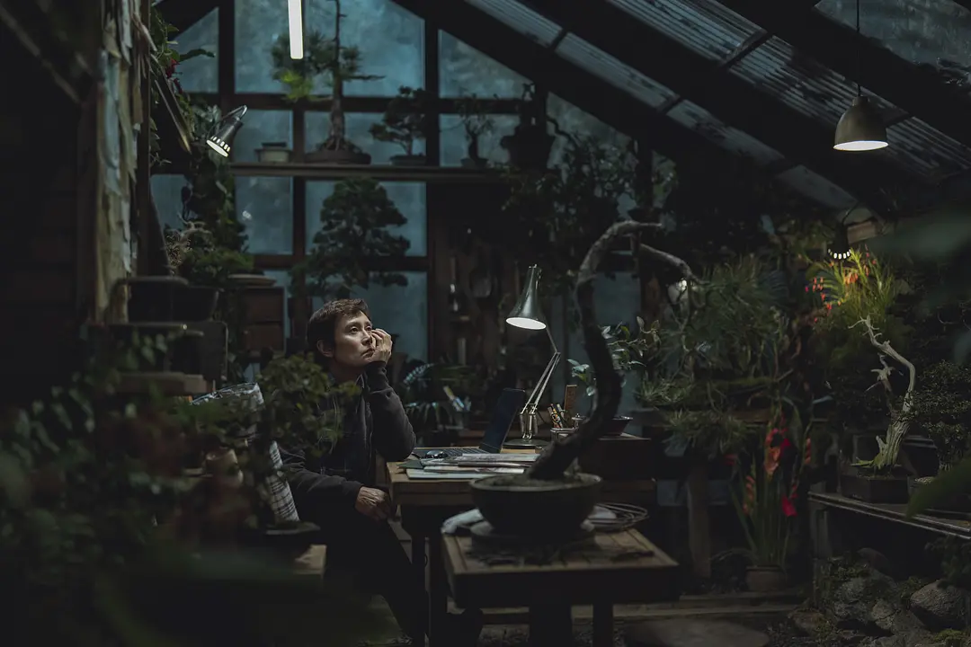 Mansoo thinking in the greenhouse